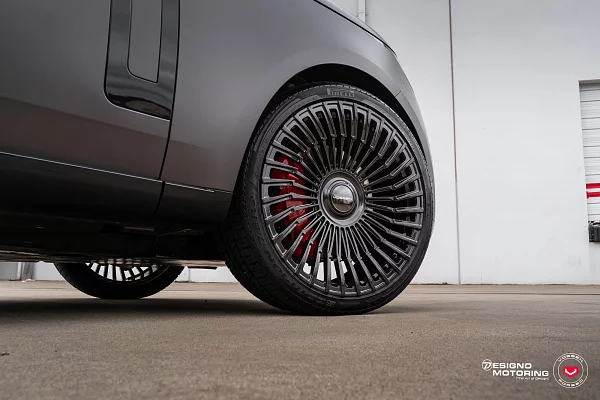 Фото дисков Vossen UV-5 Черный глянец на Range Rover V