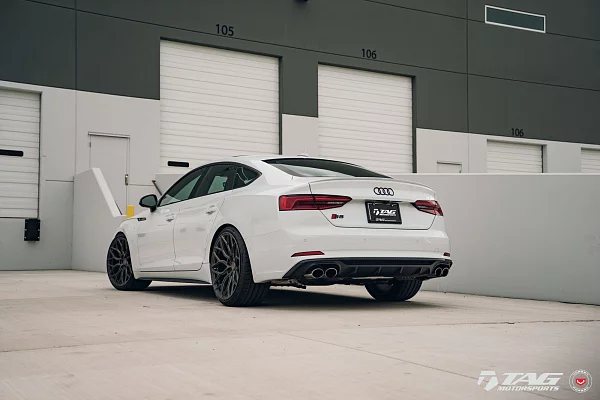 Фото дисков Vossen S17-01 Глянцевый темный лак на Audi A/S/RS 5 (F5)