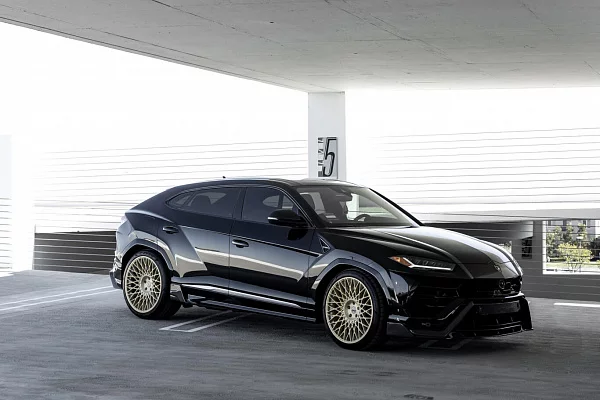 Фото дисков HRE 501M Сатиновая шампань на Lamborghini Urus