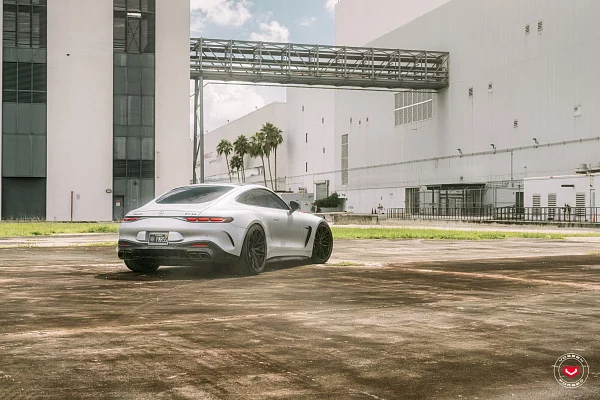 Фото дисков Vossen VPS-4 Черный сатин на Mercedes-Benz AMG GT II