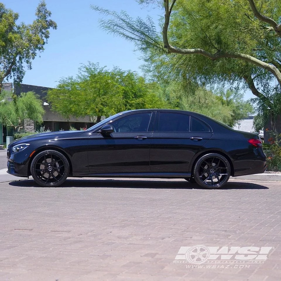 Giovanna Haleb / Mercedes-Benz E-Class (W213, S213, C238)