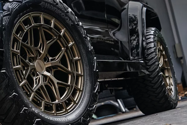Фото дисков Vossen HFX-1 (6-Lug) Сатиновая бронза на Tank 300