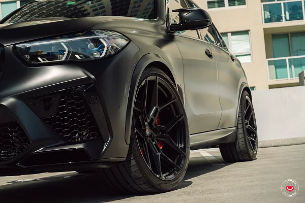 Фото дисков Vossen EVO-4 Черный глянец на BMW X5/X5 M (G05/F95)