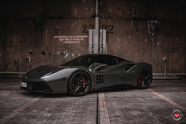 Фото дисков Vossen EVO-1 Черный глянец на Ferrari 488