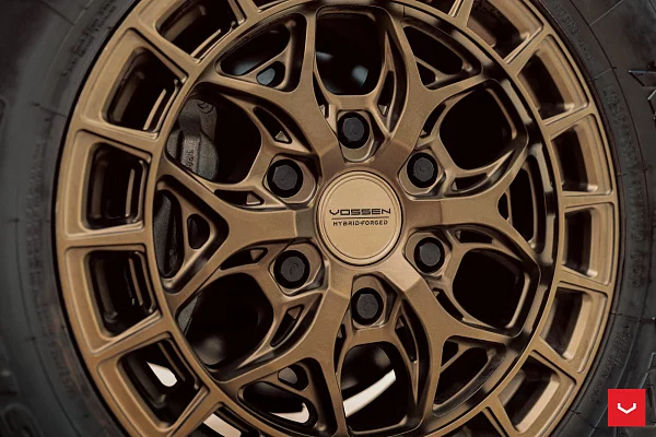 Фото дисков Vossen HFX-1 (6-Lug) Сатиновая бронза на  Toyota Tacoma IV