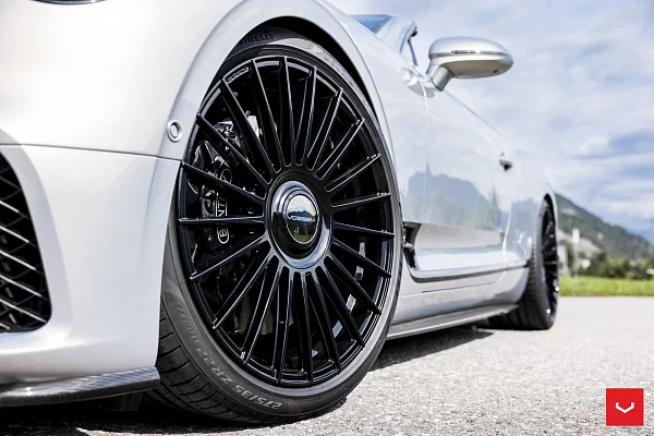 Фото дисков Vossen HF-8 Черный глянец на Bentley Continental GT III