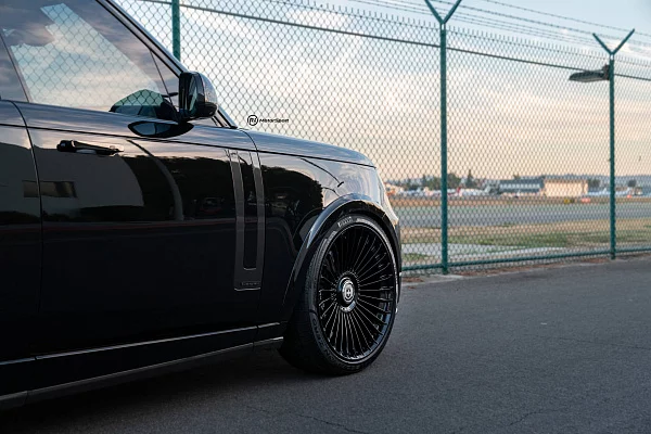 Фото дисков HRE L109M Черный глянец на Range Rover V