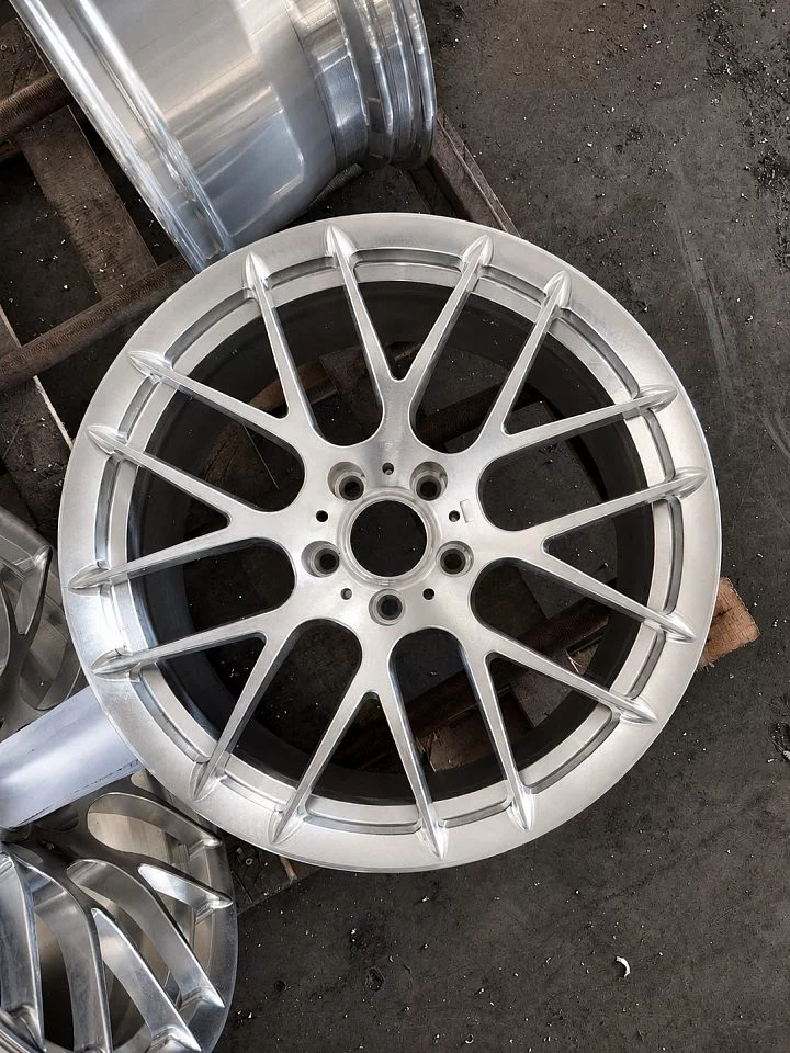 19" диски в дизайне BMW 359M и окрасе Hyper Silver
