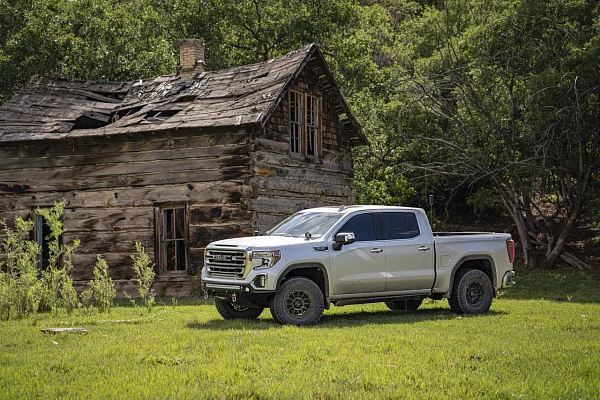 Фото дисков Black Rhino LEGION  на GMC Sierra IV