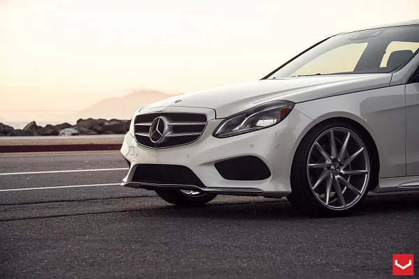 Фото дисков Vossen CVT Серебро на Mercedes-Benz E-Class (W212, S212, C207)