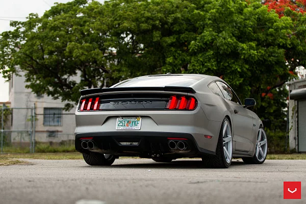Фото дисков Vossen CV3 Серебро на Ford Mustang VI