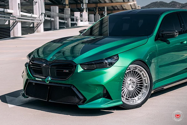 Фото дисков Vossen LC3-06 (3-Piece) Глянцевый лак на BMW 5/M5 (G60/G90)