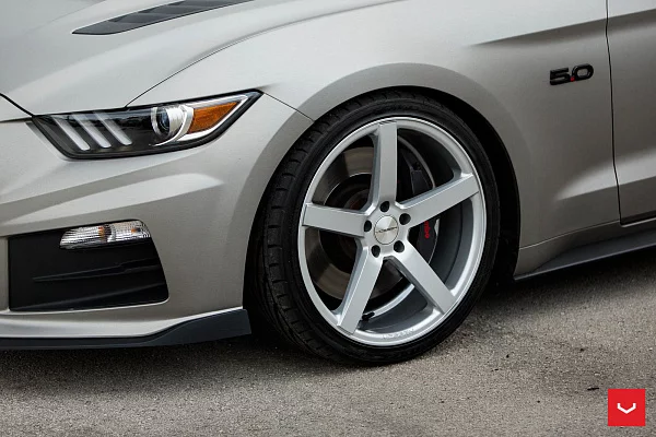 Фото дисков Vossen CV3 Серебро на Ford Mustang VI
