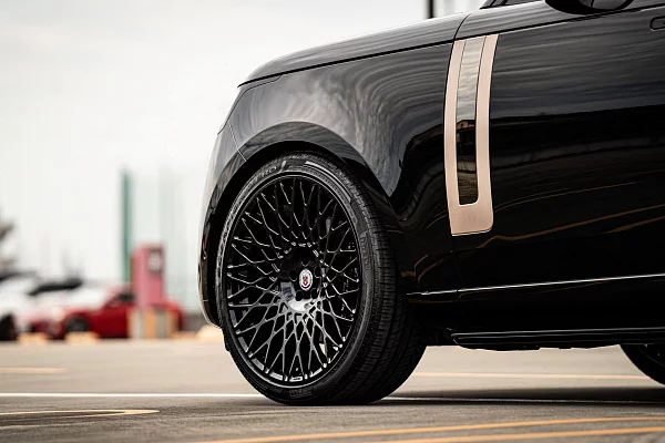 Фото дисков HRE 501M Черный глянец на Range Rover V