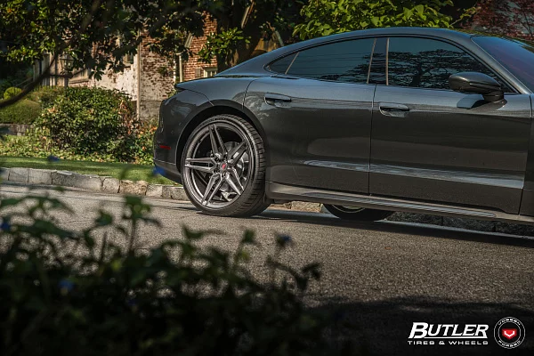 Фото дисков Vossen EVO-1 Глянцевый темный лак на Porsche Taycan I