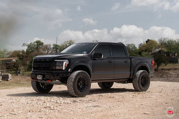 Фото дисков Vossen LCX-03 Черный глянец на GMC Sierra IV