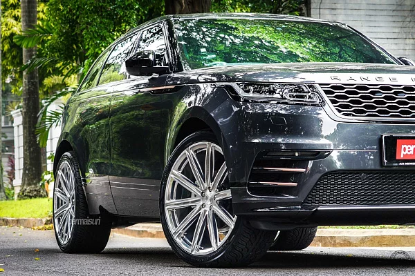 Фото дисков Vossen UV-2 Глянцевый лак на Land Rover Range Rover Velar