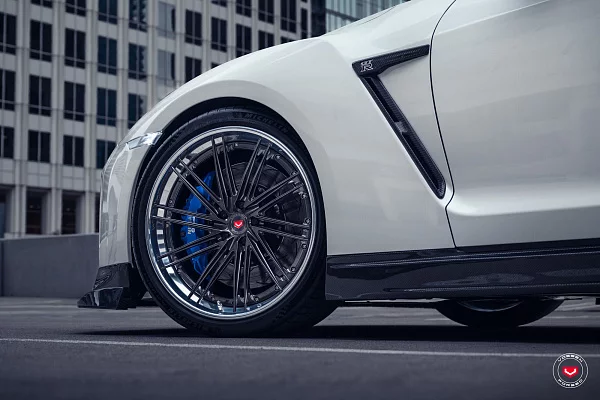Фото дисков Vossen VPS-5 (3-Piece) Глянцевый темный лак на Nissan GT-R