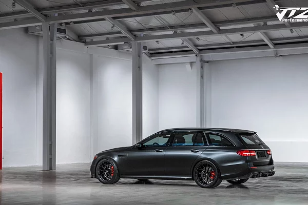 Фото дисков Anrky AN10 Черный сатин на Mercedes-Benz E-Class (W213, S213, C238)