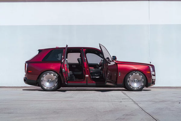 Фото дисков HRE L108M Глянцевый темный лак на Rolls-Royce Cullinan