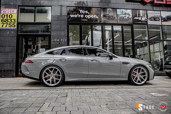 Фото дисков Vossen S21-01 Глянцевый лак на Mercedes-Benz AMG GT I