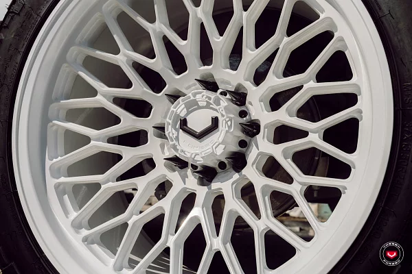 Фото дисков Vossen GNX-02 Белый глянец на GMC Hummer EV