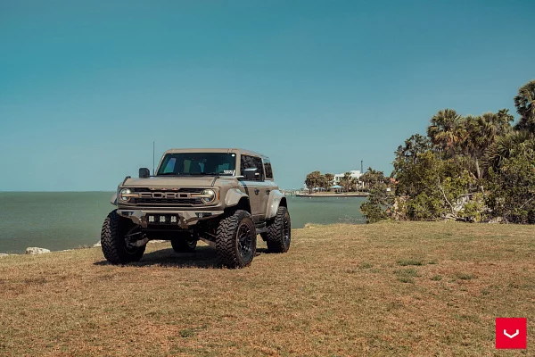 Фото дисков Vossen HFX-1 (6-Lug) Черный сатин на Ford Bronco