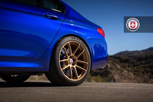 Фото дисков HRE RC104 Сатиновое золото на BMW 5/M5 (G30/F90)