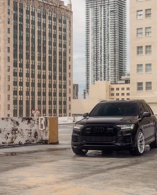 Фото дисков HFX-2 (5-Lug) Серебро на Audi Q7 (4M)