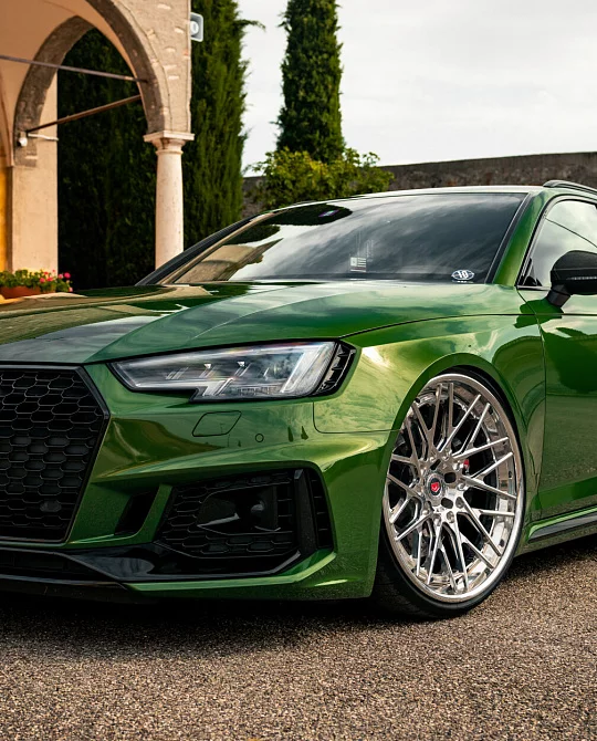 Фото дисков S17-07 (3-Piece) Глянцевый темный лак на Audi A/S/RS 4 (B9)
