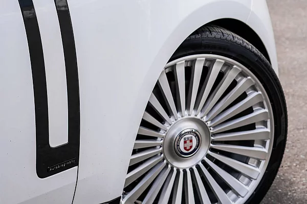 Фото дисков HRE L103M Глянцевый лак на Range Rover III
