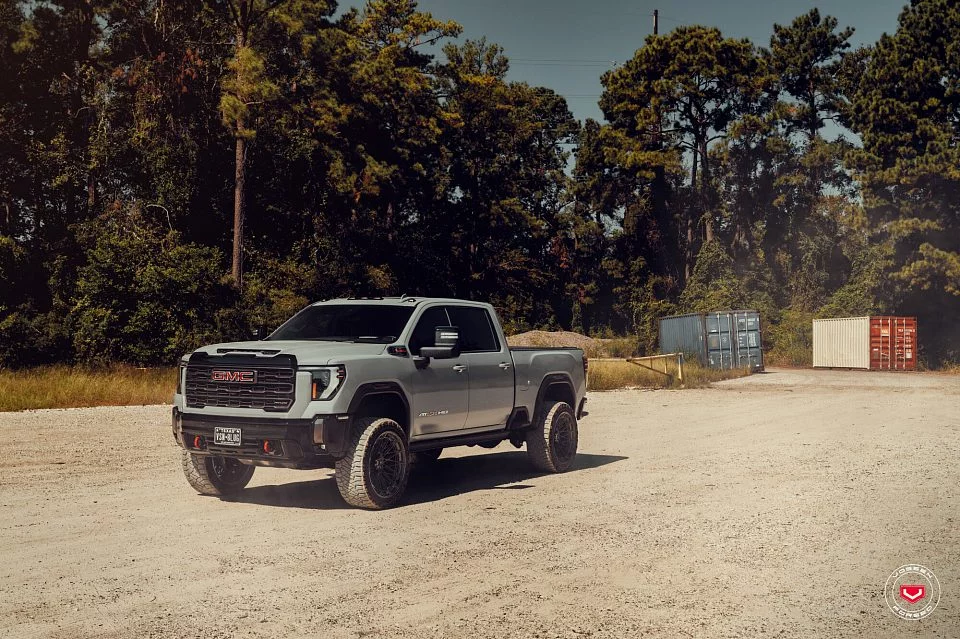 Vossen LCX-03 / GMC Sierra IV