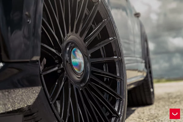 Фото дисков Vossen HF-8 Черный глянец на Audi Q7 (4M)