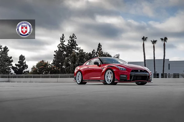 Nissan GT-R
