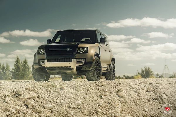 Фото дисков Vossen UV-4 Черный сатин на Land Rover Defender II