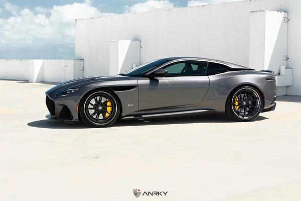 Фото дисков Anrky AN33 Черный сатин на Aston Martin DBS 3