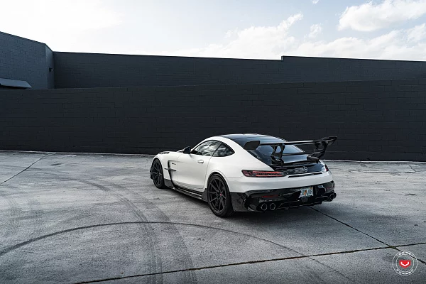 Фото дисков Vossen EVO-2R Черный сатин на Mercedes-Benz AMG GT I