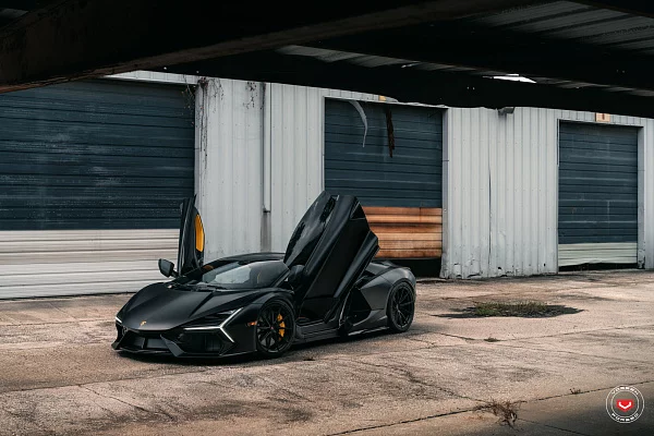 Фото дисков Vossen VPS-1 Черный сатин на Lamborghini Revuelto