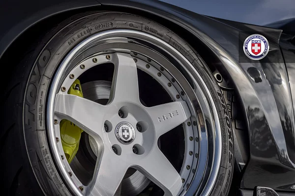Фото дисков HRE C105 Белый глянец на Nissan Z