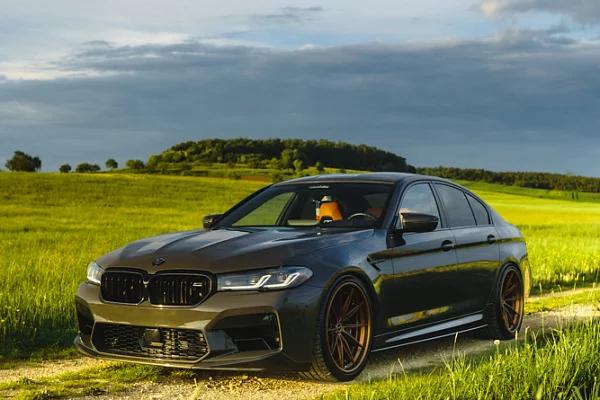 Фото дисков Brixton Forged R11-R Сатиновое темное золото на BMW 5/M5 (G30/F90)