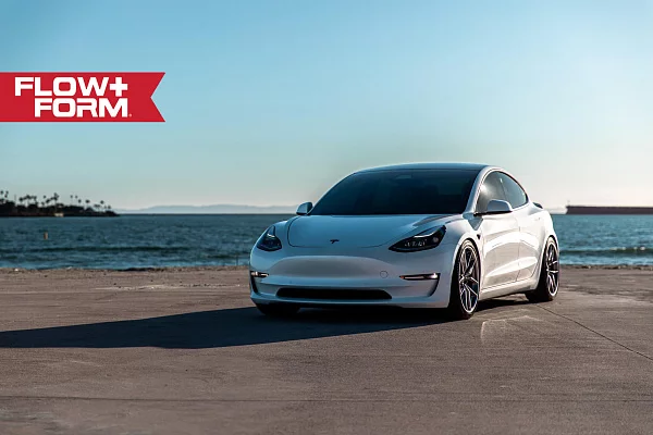 Фото дисков HRE FF21 Глянцевый темный лак на Tesla Model 3
