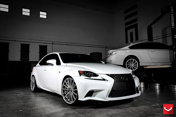 Фото дисков Vossen VFS-2 Серебро на Lexus IS II