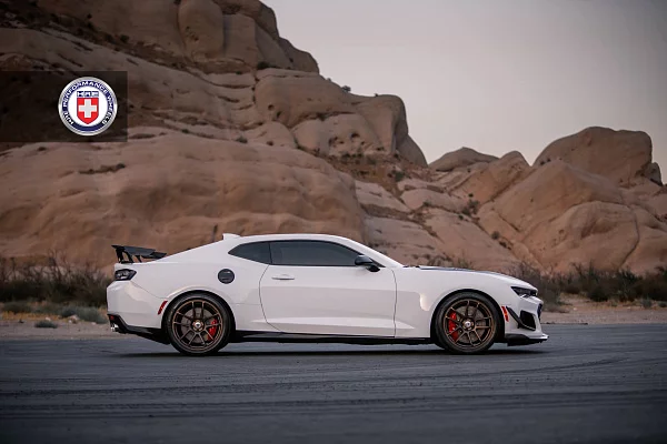Фото дисков HRE RC104 Сатиновая бронза на Chevrolet Camaro VI