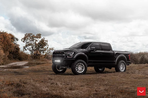 Фото дисков Vossen HF6-1 Серебро на Ford F-150 XIII