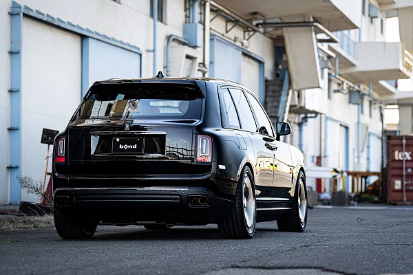 Фото дисков HRE L108M Полированный лак на Rolls-Royce Cullinan