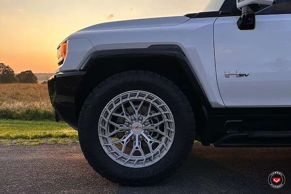 Фото дисков Vossen LC3-01T Глянцевый лак на GMC Hummer EV