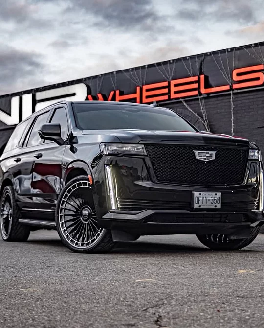 Фото дисков Kapletta Черный глянец на Cadillac Escalade V