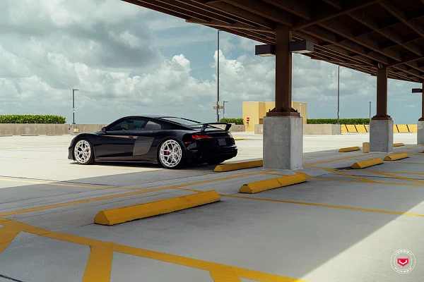 Фото дисков Vossen LC3-01T Глянцевый лак на Audi R8 (4S)