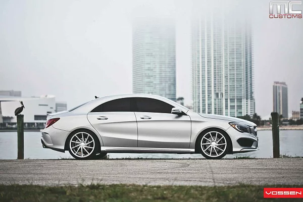 Фото дисков Vossen CVT Серебро на Mercedes-Benz CLA (C117, X117)
