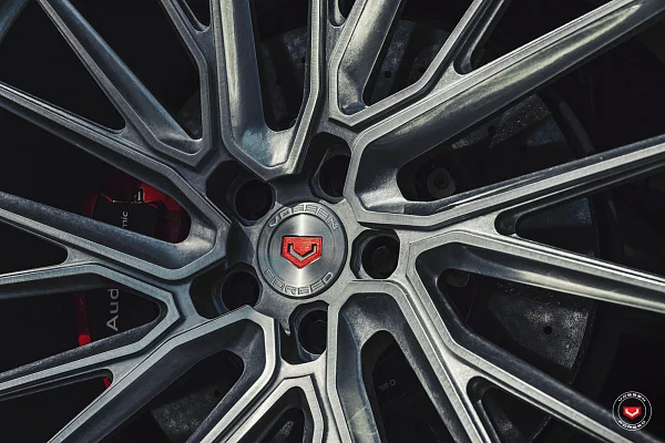 Фото дисков Vossen EVO-5 Глянцевый лак на Audi Q8